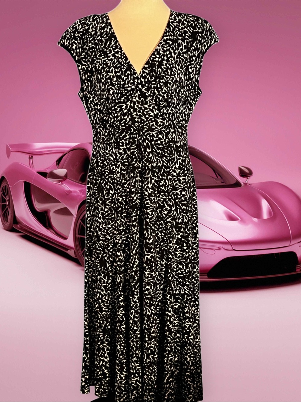 Jones New York Black & White V-Neck Cap-Sleeve Maxi Dress